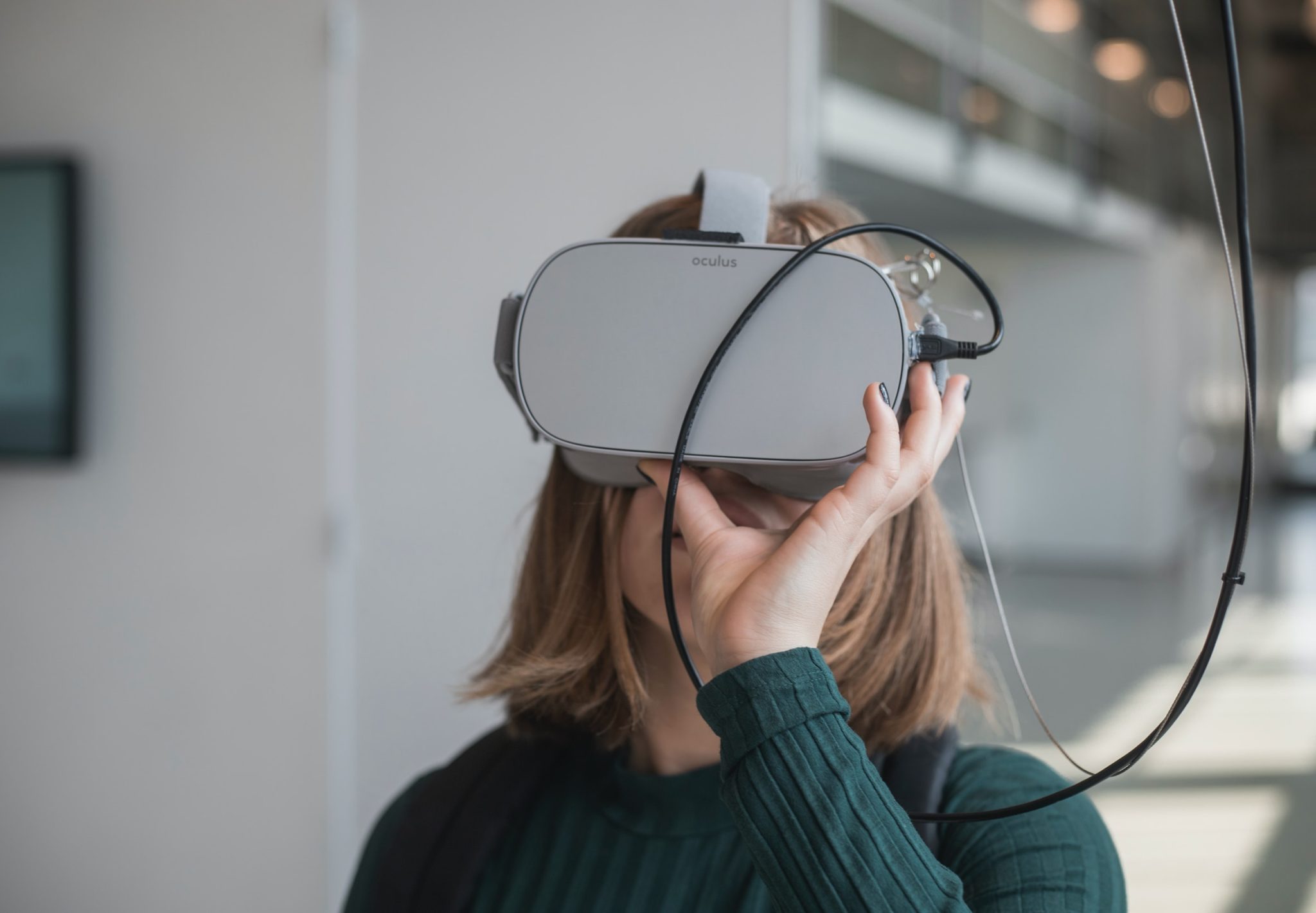 Jonge Vrouw VR Lab